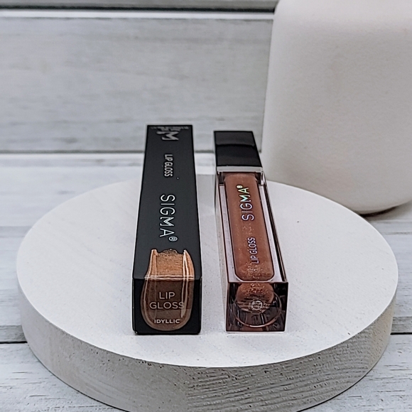 Sigma Beauty Lip Gloss - Picture 2 of 5